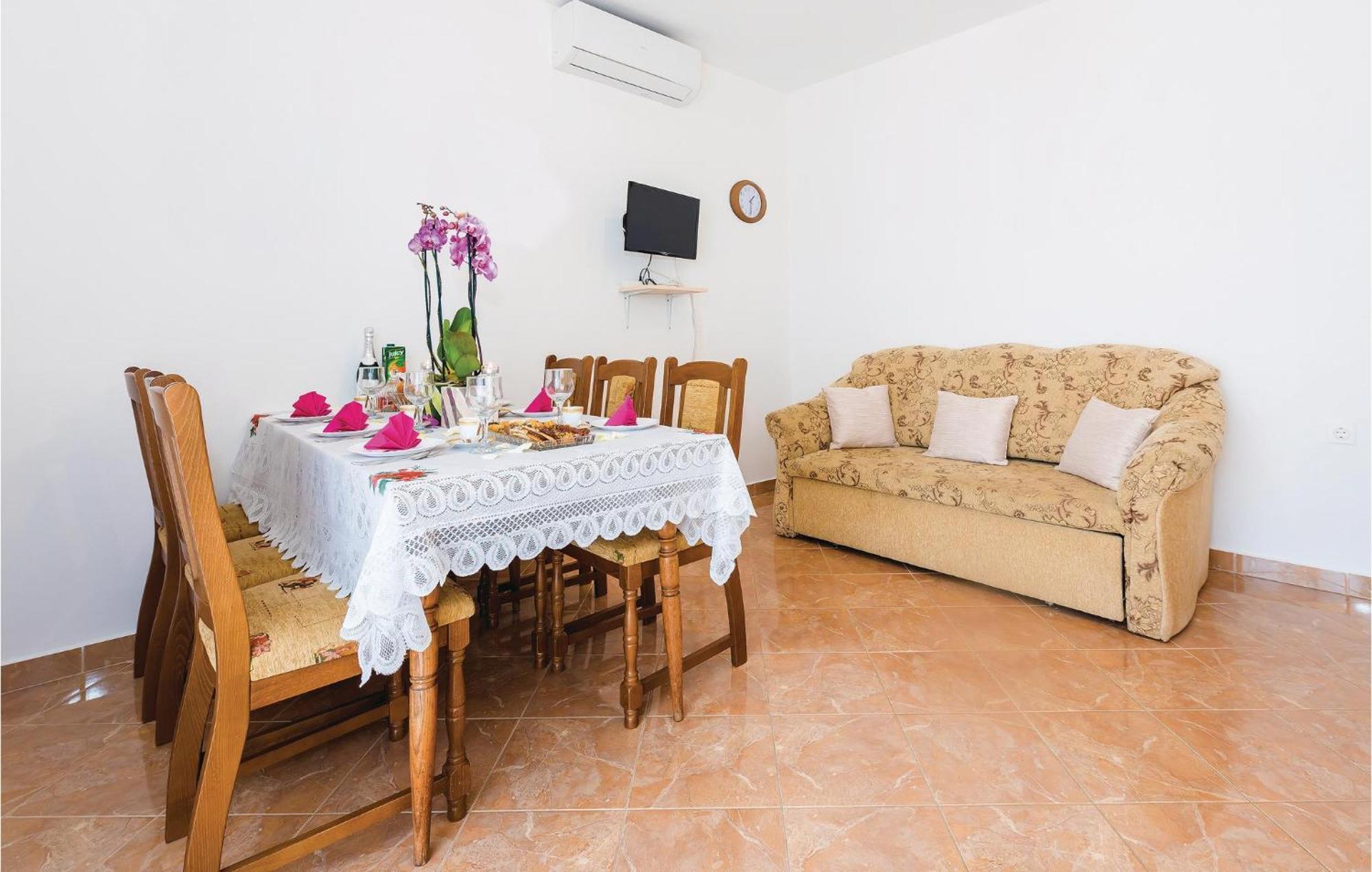 4 Bedroom Cozy Apartment In Βόντιτσε Εξωτερικό φωτογραφία